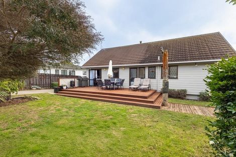 Photo of property in 23 Rosewood Place, Paraparaumu, 5032