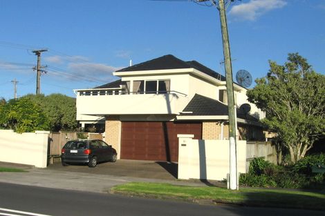 Photo of property in 1/2 Takutai Avenue, Bucklands Beach, Auckland, 2012