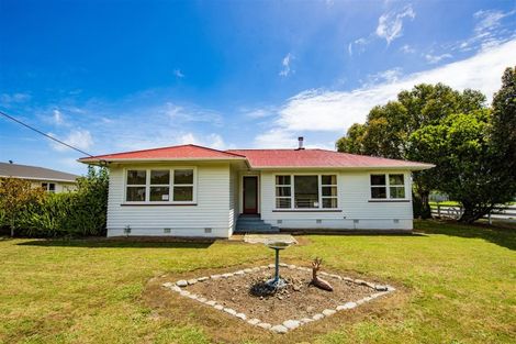 Photo of property in 1 Marsden Terrace, Ohau, Levin, 5570