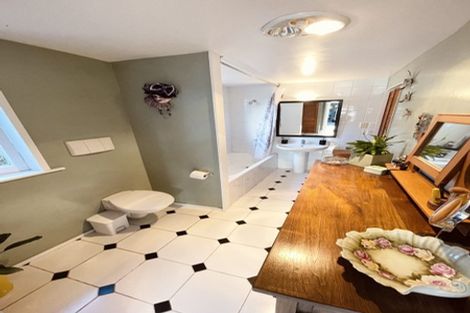 Photo of property in 9 Copley Street, New Lynn, Auckland, 0600