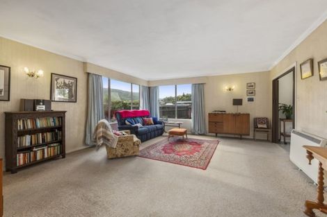 Photo of property in 5 George Street, Stokes Valley, Lower Hutt, 5019