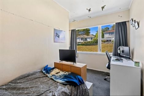 Photo of property in 38 Larsen Crescent, Tawa, Wellington, 5028