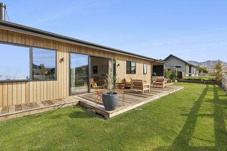 Photo of property in 3 Mount Prospect Lane, Wanaka, 9305