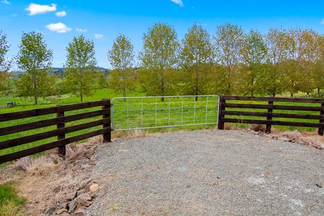 Photo of property in 54 Rangiora Road, Kaiwaka, 0573