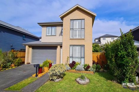 Photo of property in 14 Arthur Rolfe Lane, Swanson, Auckland, 0614