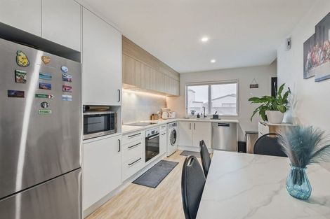 Photo of property in 3/4 Gilberthorpes Road, Islington, Christchurch, 8042