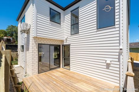 Photo of property in 21c Barron Drive, Green Bay, Auckland, 0604