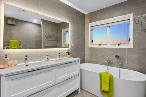 Photo of property in 19 Winslow Heights, Pahurehure, Papakura, 2113