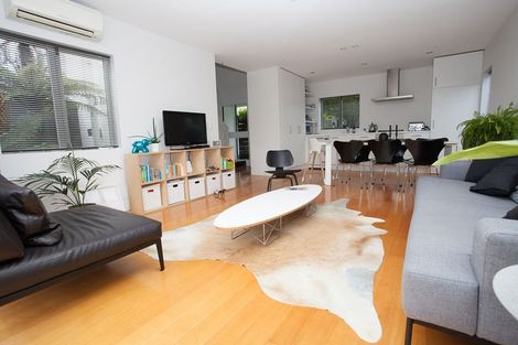 Photo of property in 5 Champion Street, Edgeware, Christchurch, 8013