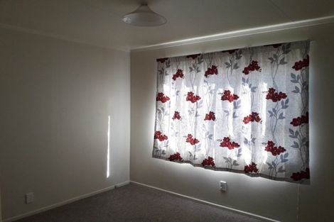 Photo of property in 2 Alister Way, Churton Park, Wellington, 6037