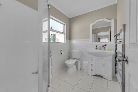 Photo of property in 13 Bushpark Place, Flat Bush, Auckland, 2016