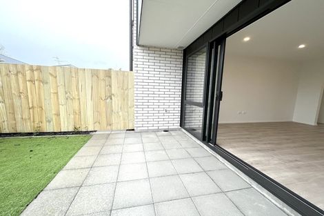 Photo of property in 4/12 Enderby Drive, Te Atatu Peninsula, Auckland, 0610