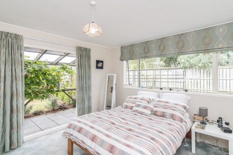 Photo of property in 5 Lesley Grove, Waikanae, 5036