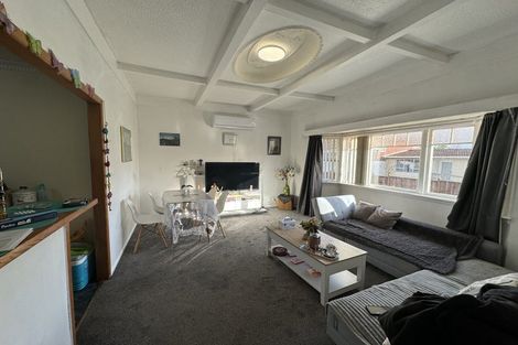 Photo of property in 3170 Great North Road, New Lynn, Auckland, 0600