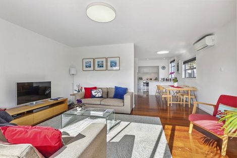 Photo of property in 69 Mantell Street, Seatoun, Wellington, 6022