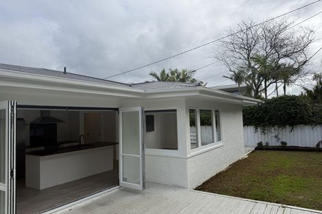 Photo of property in 10 Zealandia Road, Manly, Whangaparaoa, 0930