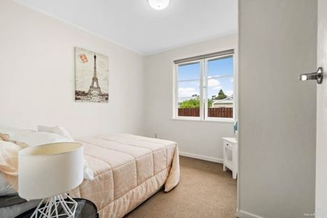 Photo of property in 8 Ranui Station Road, Ranui, Auckland, 0612