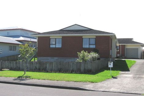 Photo of property in 10a Darcy Place, Massey, Auckland, 0614