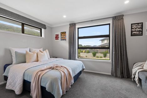 Photo of property in 12 Porokaiwhiri Street, Crofton Downs, Wellington, 6035