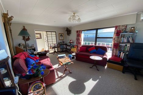 Photo of property in 13 Victoria Avenue, Dannevirke, 4930