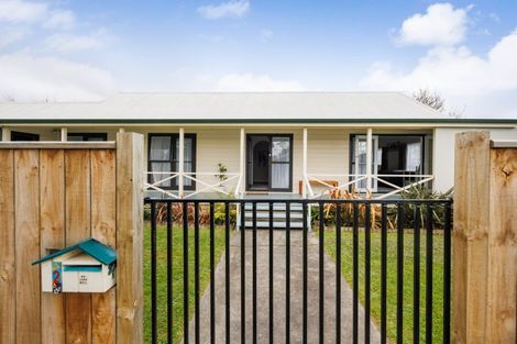 Photo of property in 2 Escort Grove, Awapuni, Palmerston North, 4412