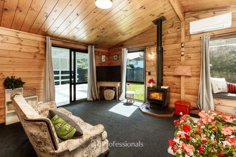 Photo of property in 2/23 Roband Crescent, Brown Owl, Upper Hutt, 5018
