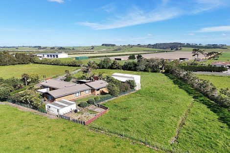 Photo of property in 242 Baylys Coast Road, Dargaville, 0377