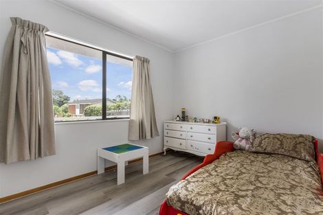 Photo of property in 76 Marine Parade, Mellons Bay, Auckland, 2014
