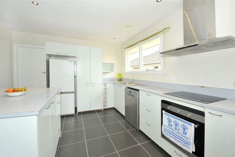 Photo of property in 37 Greendale Avenue, Avonhead, Christchurch, 8042