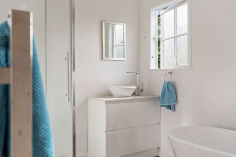 Photo of property in 11 Green Lane, Helensville, 0800