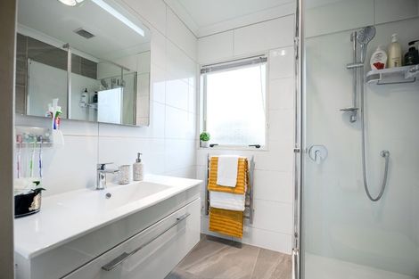 Photo of property in 23 South Kensington Way, Henderson, Auckland, 0612