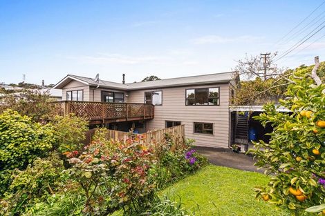 Photo of property in 60 Link Road, Newlands, Wellington, 6037