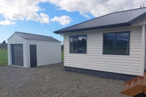 Photo of property in 2520 State Highway 2, Ahikouka, Greytown, 5794