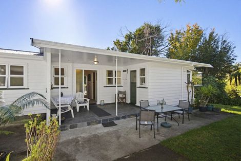 Photo of property in 594 Waitohu Valley Road, Manakau, Otaki, 5583