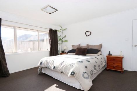 Photo of property in 4 Galea Grove, Kelvin Grove, Palmerston North, 4414