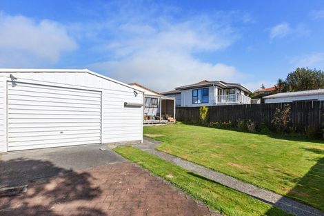 Photo of property in 124 Pikarere Street, Titahi Bay, Porirua, 5022