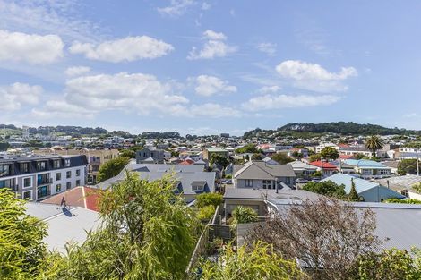Photo of property in 27f2 Kenwyn Terrace, Newtown, Wellington, 6021