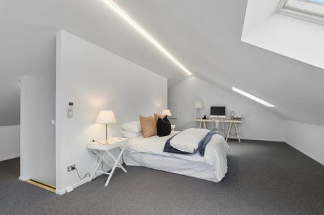 Photo of property in 64 Hewitts Road, Merivale, Christchurch, 8014