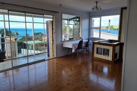 Photo of property in 114 Pacific Parade, Army Bay, Whangaparaoa, 0930