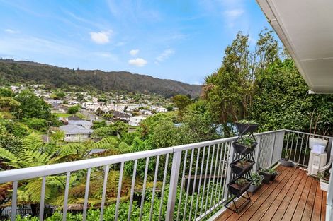 Photo of property in 23b Rintoul Grove, Stokes Valley, Lower Hutt, 5019