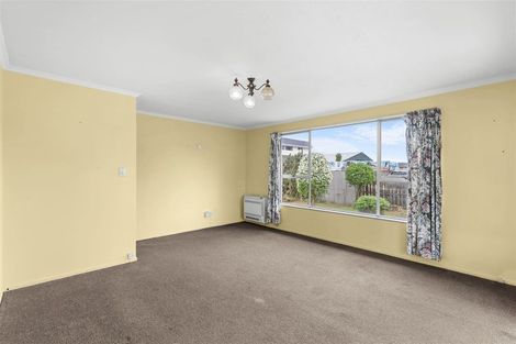 Photo of property in 2/136 Wainoni Road, Avondale, Christchurch, 8061