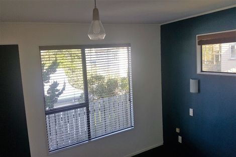 Photo of property in 98a Maupuia Road, Maupuia, Wellington, 6022