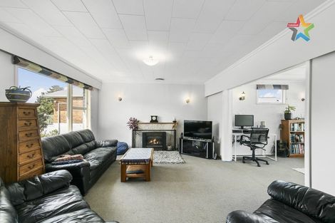 Photo of property in 9 Cedar Street, Maungaraki, Lower Hutt, 5010