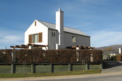 Photo of property in 11 Meadowbrook Place, Wanaka, 9305