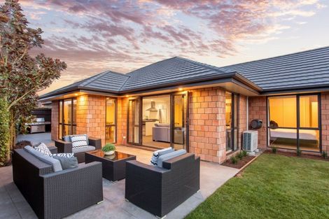 Photo of property in 16 Prebblewood Drive, Prebbleton, 7604