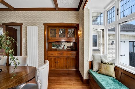 Photo of property in 10 Mangorei Road, Strandon, New Plymouth, 4312