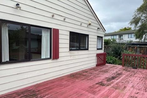 Photo of property in 32 Hassan Drive, Massey, Auckland, 0614