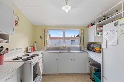 Photo of property in 43a Sandspit Road, Waiuku, 2123