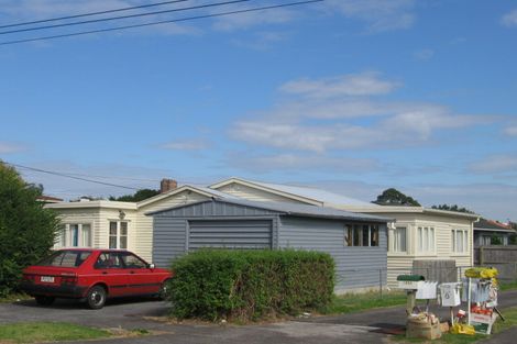 Photo of property in 120 Lynwood Road, New Lynn, Auckland, 0600