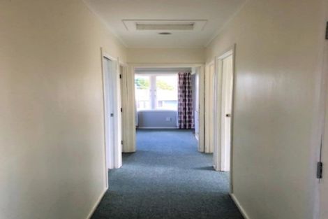 Photo of property in 42 Durham Street, Te Atatu Peninsula, Auckland, 0610